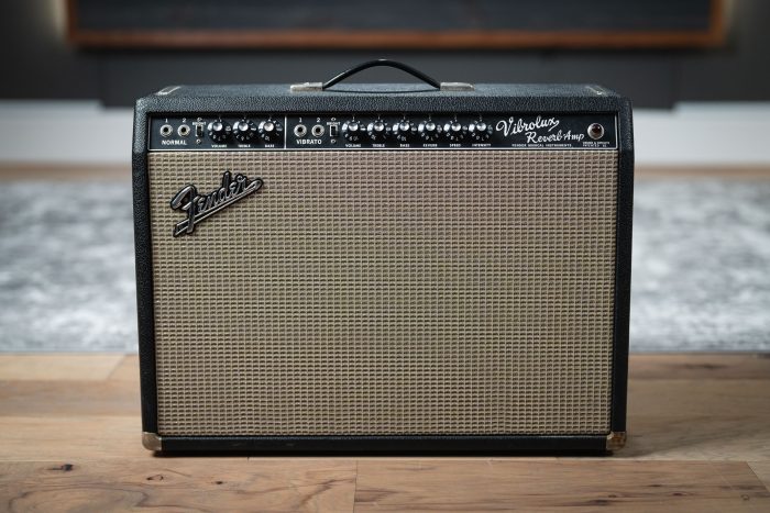 The Vibrolux is an iconic amp in the Fender lineup. Ours is a vintage 1967 'Black Panel' model with original Oxford speakers. 		
			
				This post is only available to members.
